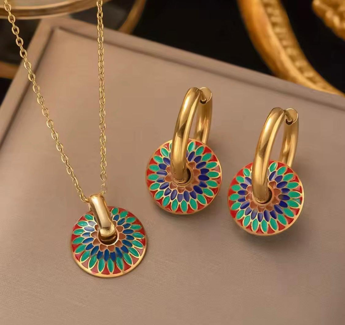 Chrysanthemum Necklace